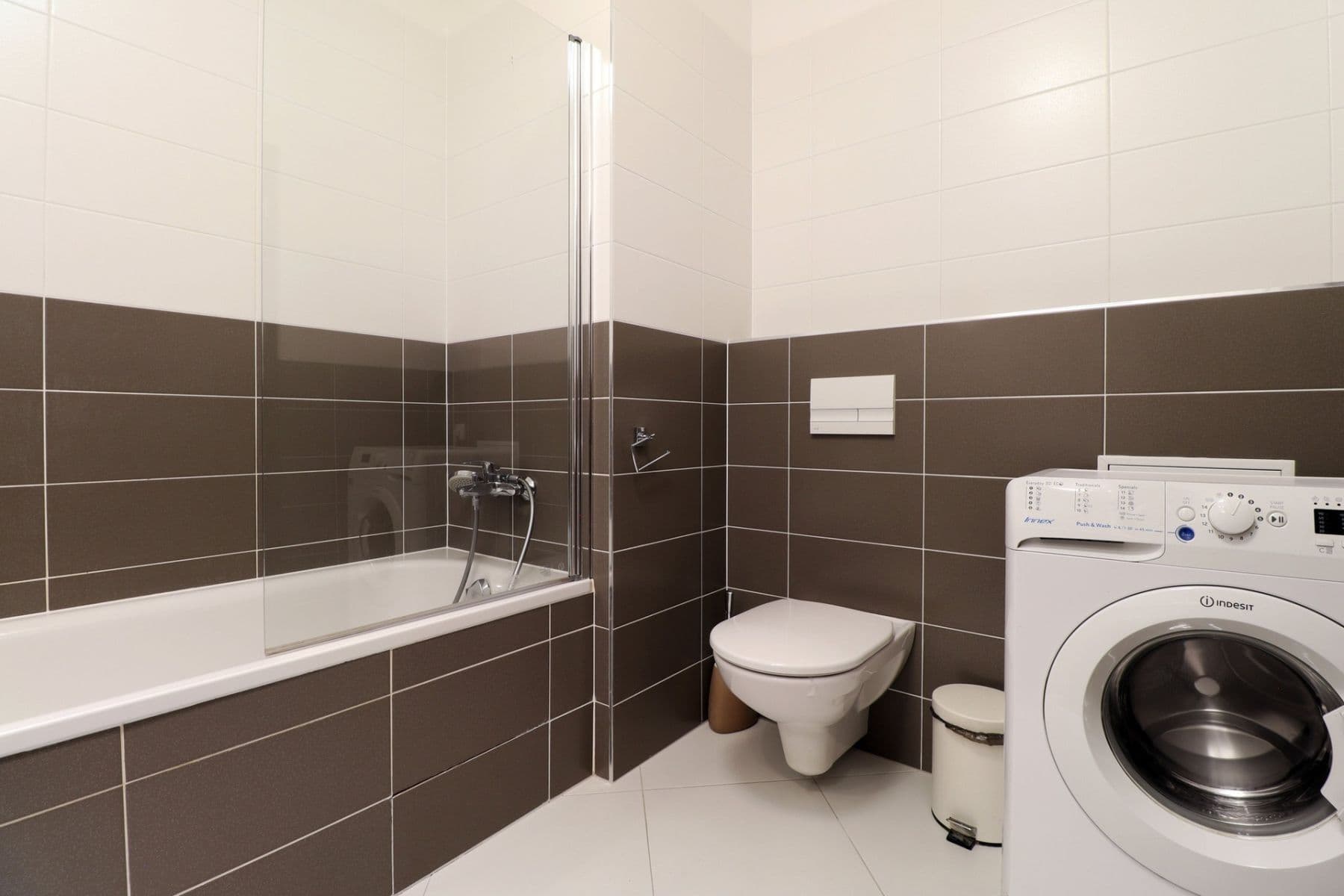 1 bedroom with open-plan kitchen flat to rent, 43 m², Makedonská, Prague, Prague 1 bedroom with open-plan kitchen flat to rent, 43 m², Makedonská, Prague, Prague