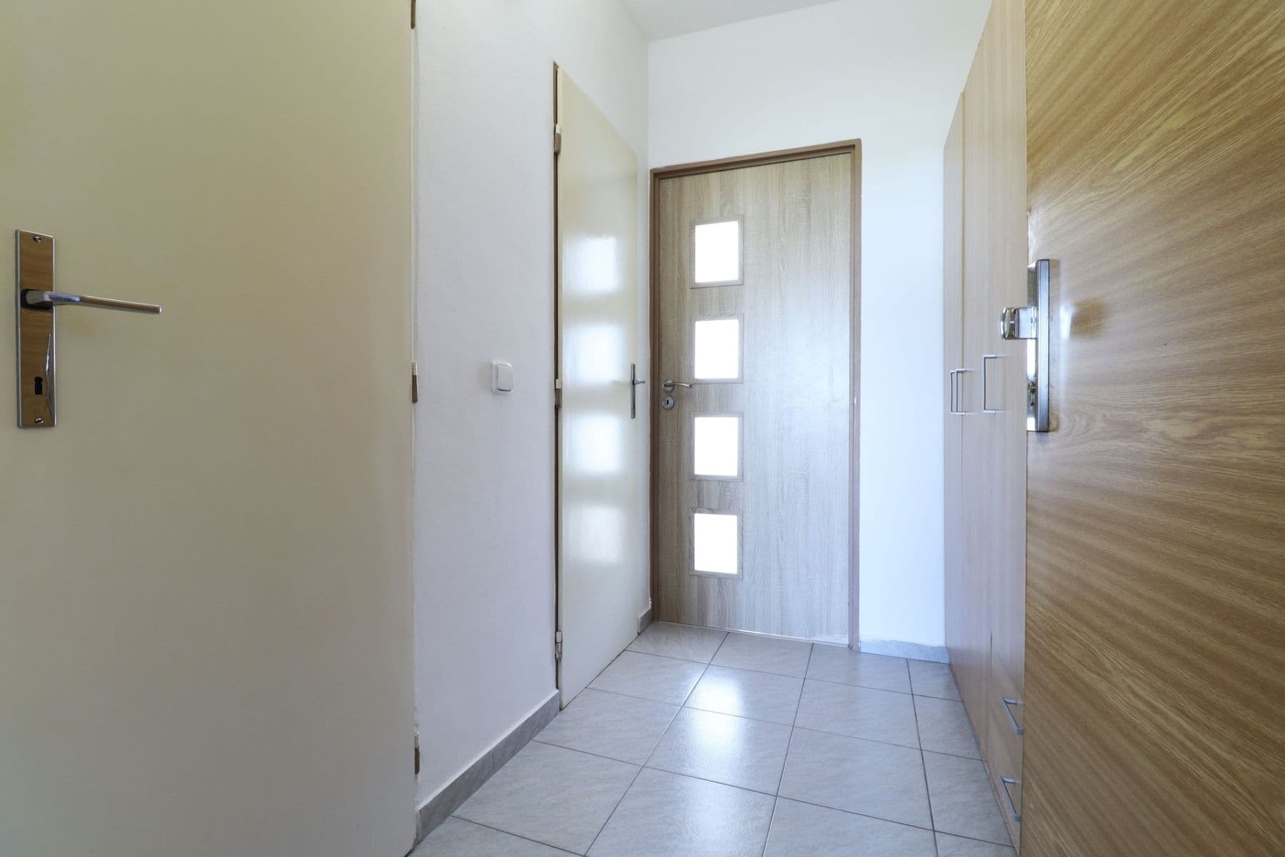 Studio flat to rent, 33 m², Vít. Nezvala, Kladno, Středočeský Region Studio flat to rent, 33 m², Vít. Nezvala, Kladno, Středočeský Region