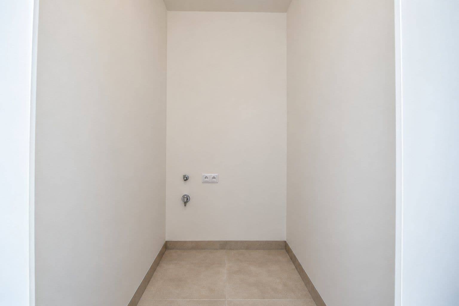 1 bedroom with open-plan kitchen flat to rent, 55 m², Drahobejlova, Prague, Prague 1 bedroom with open-plan kitchen flat to rent, 55 m², Drahobejlova, Prague, Prague