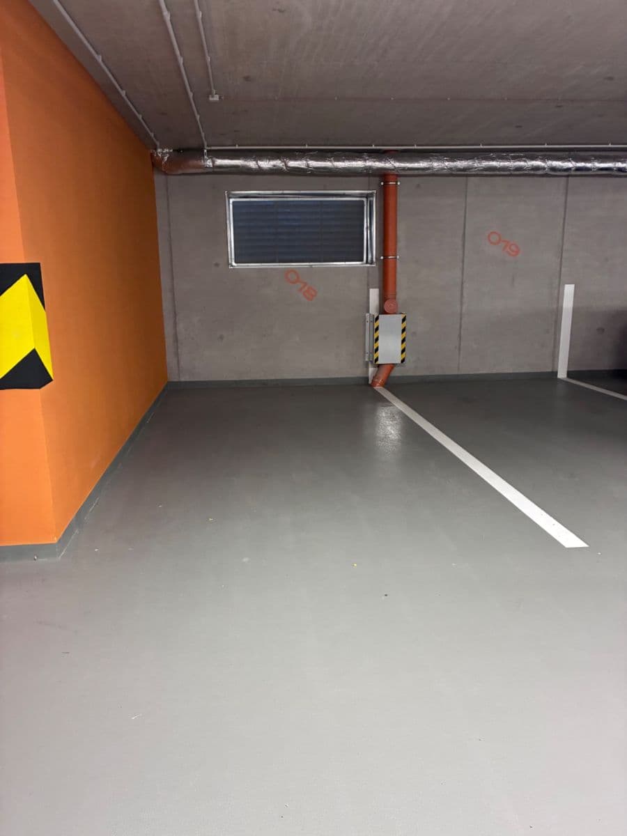 garage to rent, 15 m², U Komína, Prague, Prague garage to rent, 15 m², U Komína, Prague, Prague