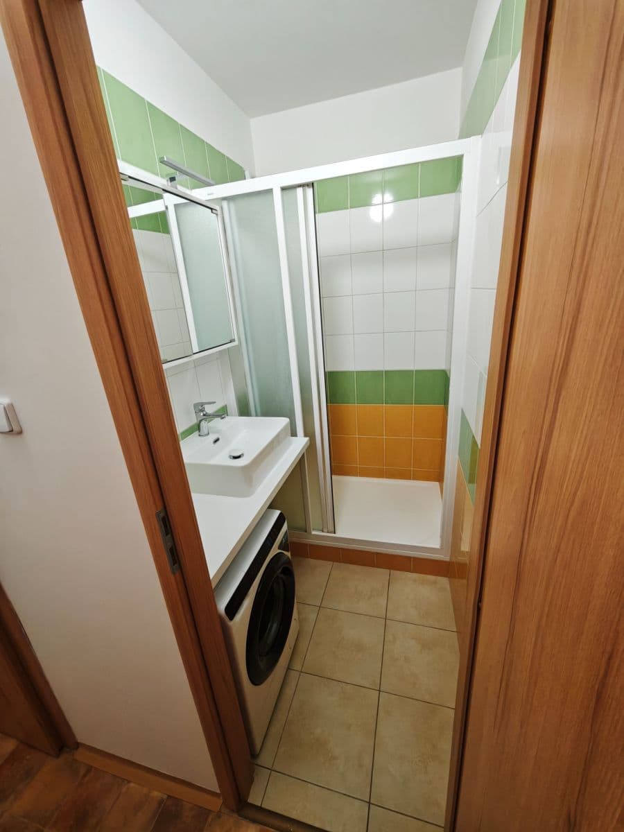 Studio flat to rent, 30 m², Valentova, Prague, Prague Studio flat to rent, 30 m², Valentova, Prague, Prague