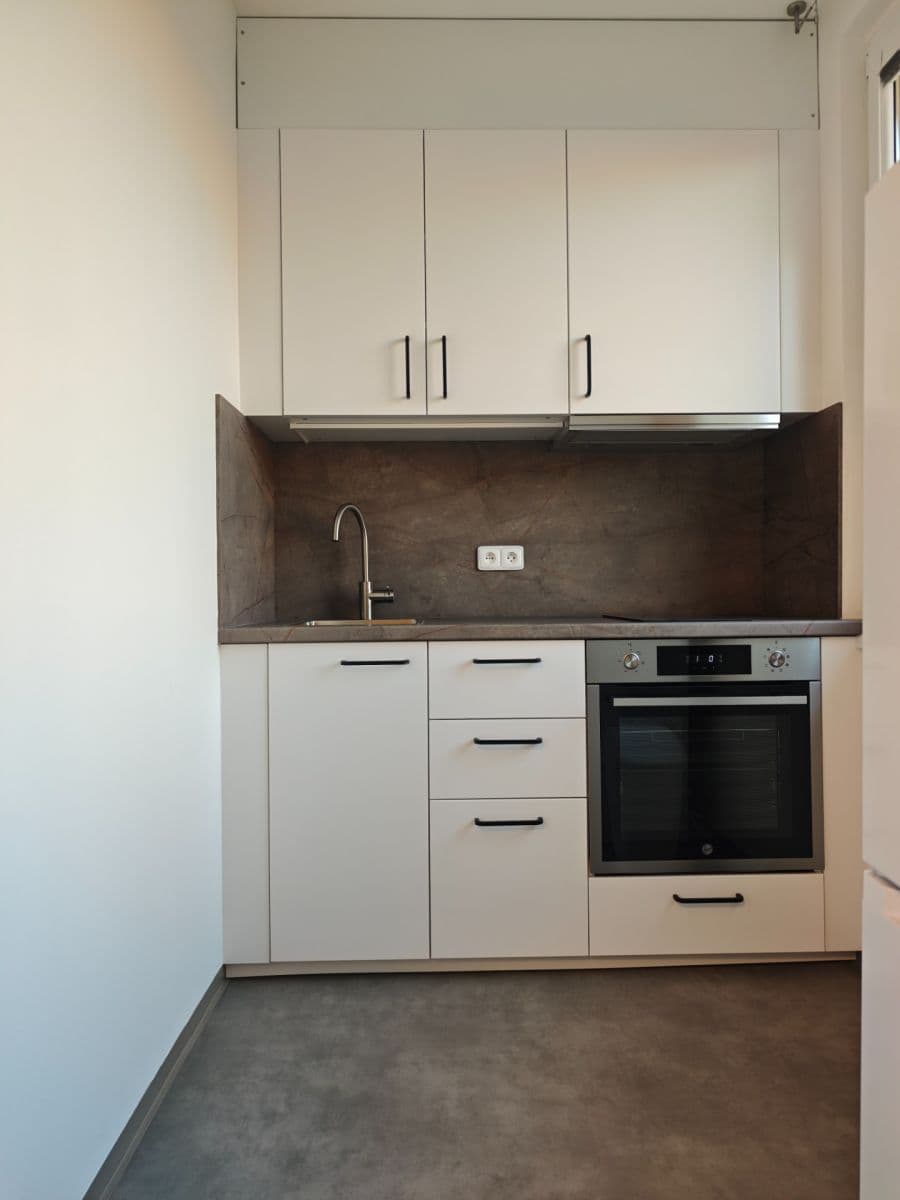 Studio flat to rent, 30 m², Valentova, Prague, Prague Studio flat to rent, 30 m², Valentova, Prague, Prague