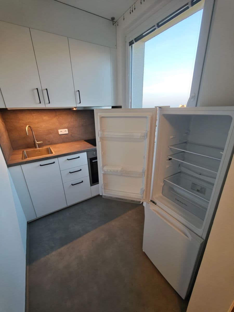Studio flat to rent, 30 m², Valentova, Prague, Prague Studio flat to rent, 30 m², Valentova, Prague, Prague