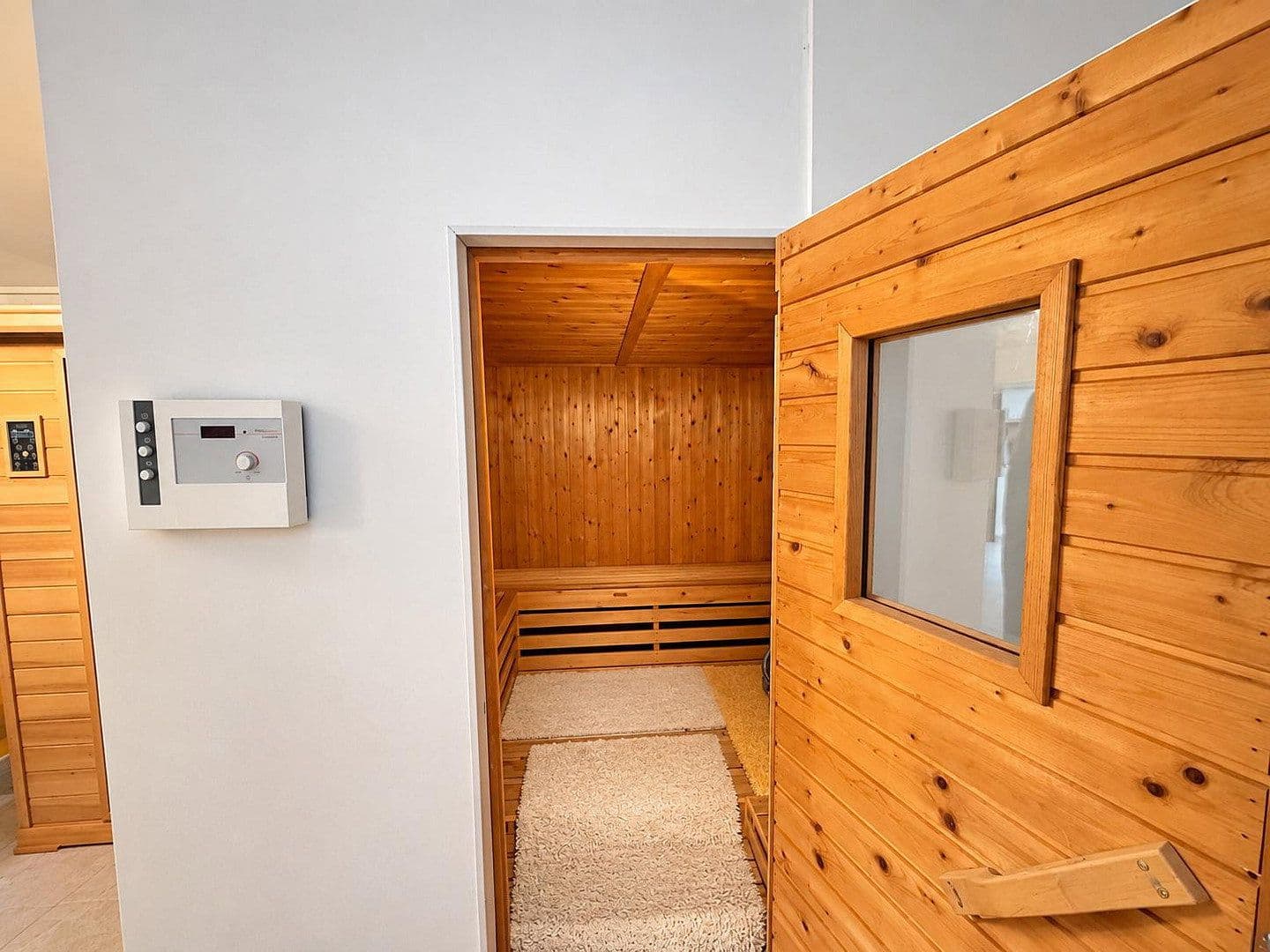 house for sale, 290 m², Kontakt: Lisa Tel.: 017670904071, Königsbrunn, Bavaria house for sale, 290 m², Kontakt: Lisa Tel.: 017670904071, Königsbrunn, Bavaria
