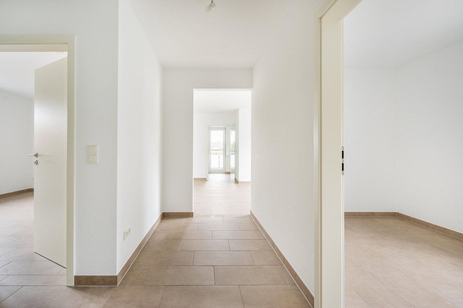 2 bedroom with open-plan kitchen flat to rent, 94 m², Grolsheim, Rhineland-Palatinate 2 bedroom with open-plan kitchen flat to rent, 94 m², Grolsheim, Rhineland-Palatinate