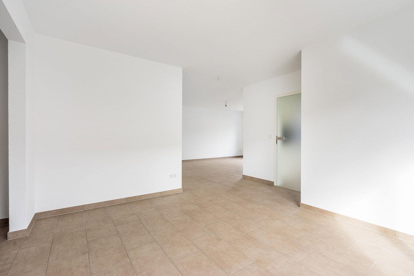 2 bedroom with open-plan kitchen flat to rent, 94 m², Grolsheim, Rhineland-Palatinate 2 bedroom with open-plan kitchen flat to rent, 94 m², Grolsheim, Rhineland-Palatinate