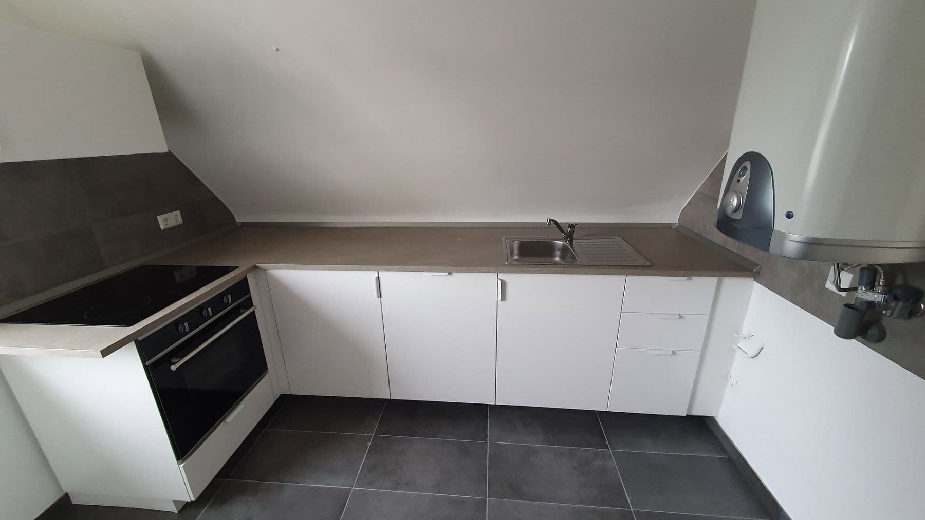 4 bedroom flat to rent, 85 m², Ditzingen, Baden-Württemberg 4 bedroom flat to rent, 85 m², Ditzingen, Baden-Württemberg