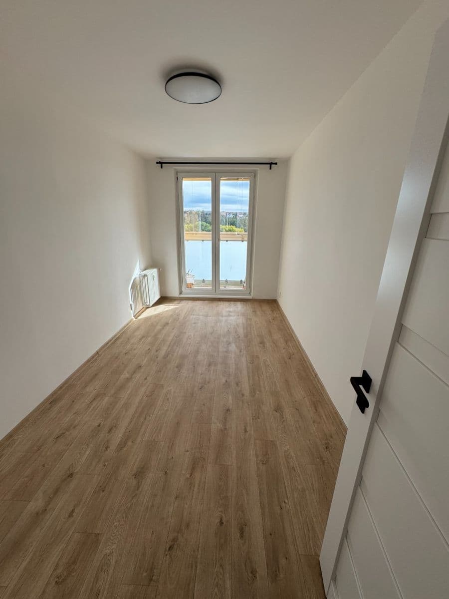3 bedroom with open-plan kitchen flat to rent, 76 m², Jordana Jovkova, Prague, Prague 3 bedroom with open-plan kitchen flat to rent, 76 m², Jordana Jovkova, Prague, Prague
