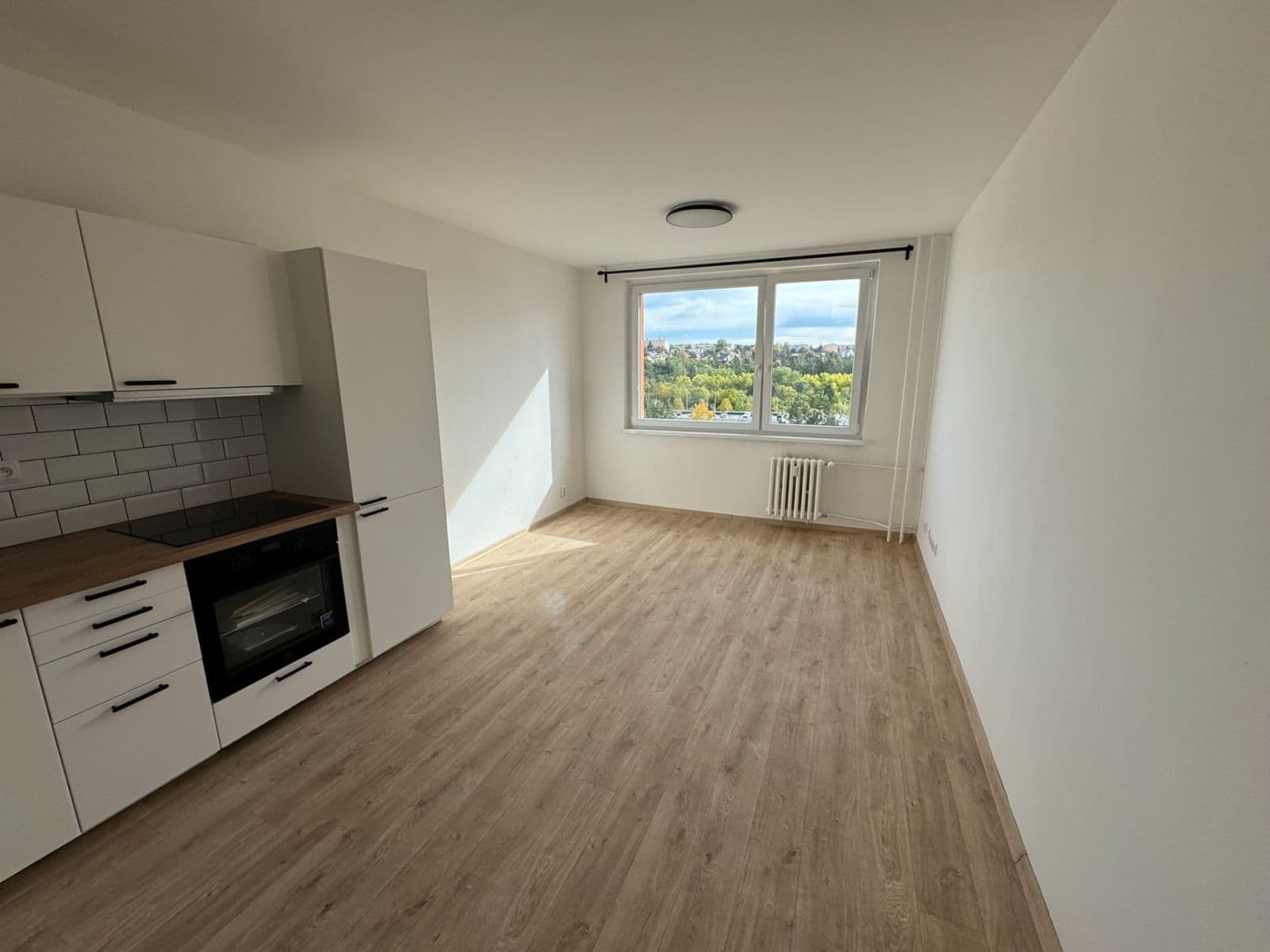 3 bedroom with open-plan kitchen flat to rent, 76 m², Jordana Jovkova, Prague, Prague 3 bedroom with open-plan kitchen flat to rent, 76 m², Jordana Jovkova, Prague, Prague