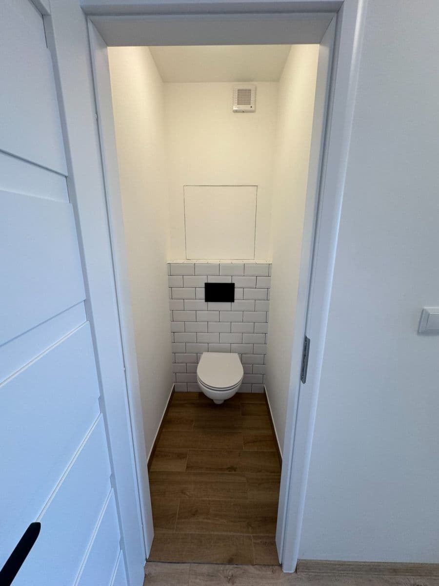 3 bedroom with open-plan kitchen flat to rent, 76 m², Jordana Jovkova, Prague, Prague 3 bedroom with open-plan kitchen flat to rent, 76 m², Jordana Jovkova, Prague, Prague
