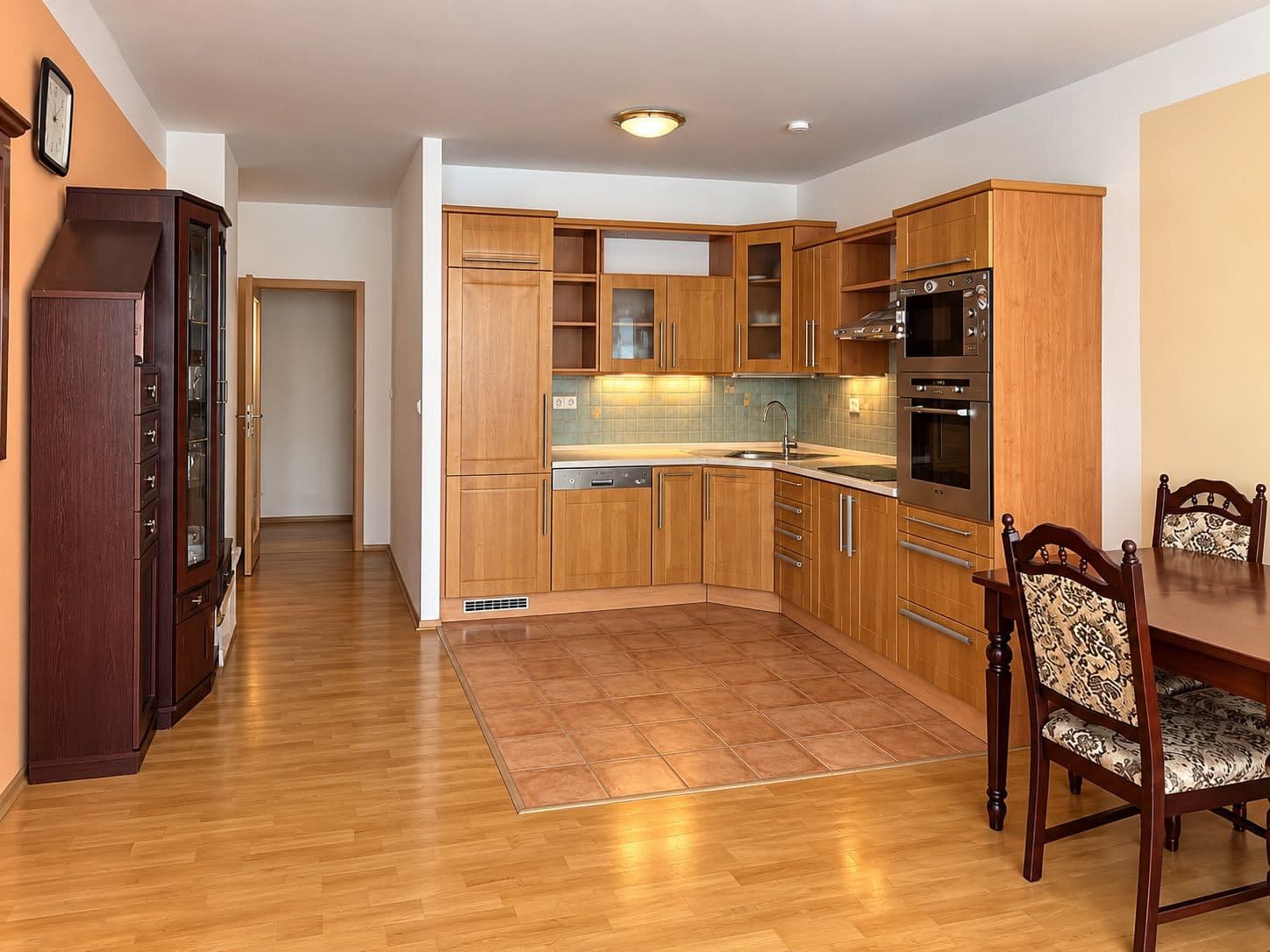 2 bedroom with open-plan kitchen flat to rent, 101 m², Voskovcova, Prague, Prague 2 bedroom with open-plan kitchen flat to rent, 101 m², Voskovcova, Prague, Prague