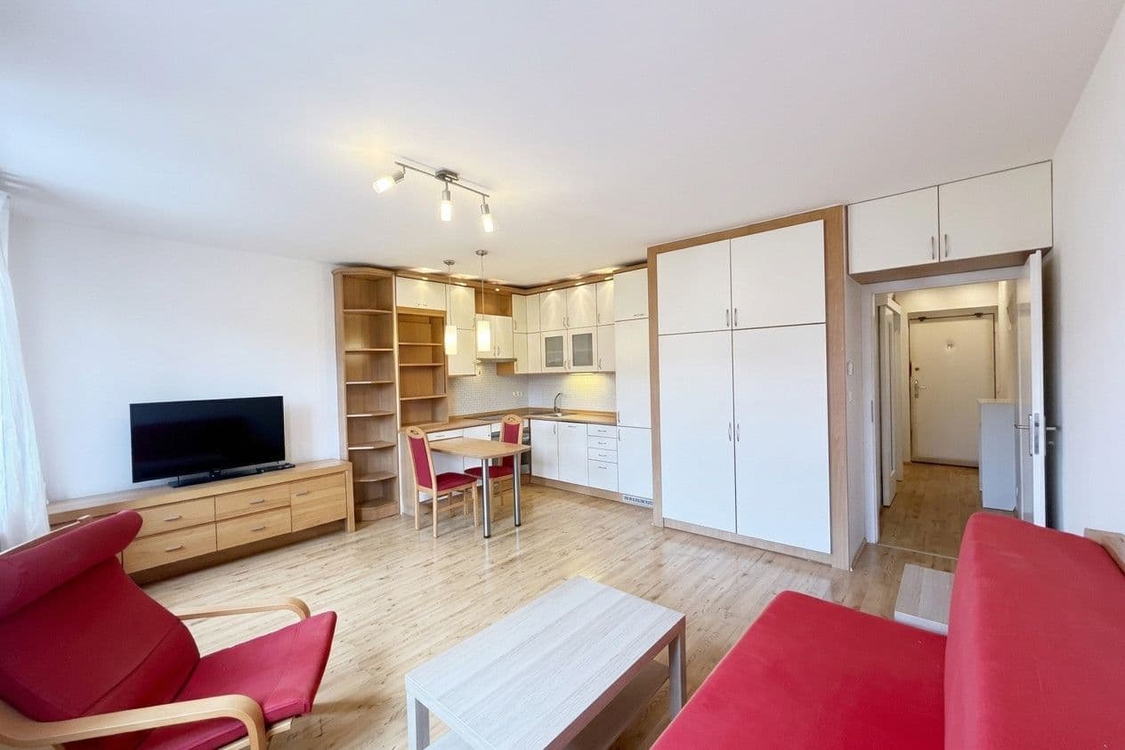 Studio flat for sale, 32 m², Mezi Domy, Jesenice, Středočeský Region Studio flat for sale, 32 m², Mezi Domy, Jesenice, Středočeský Region