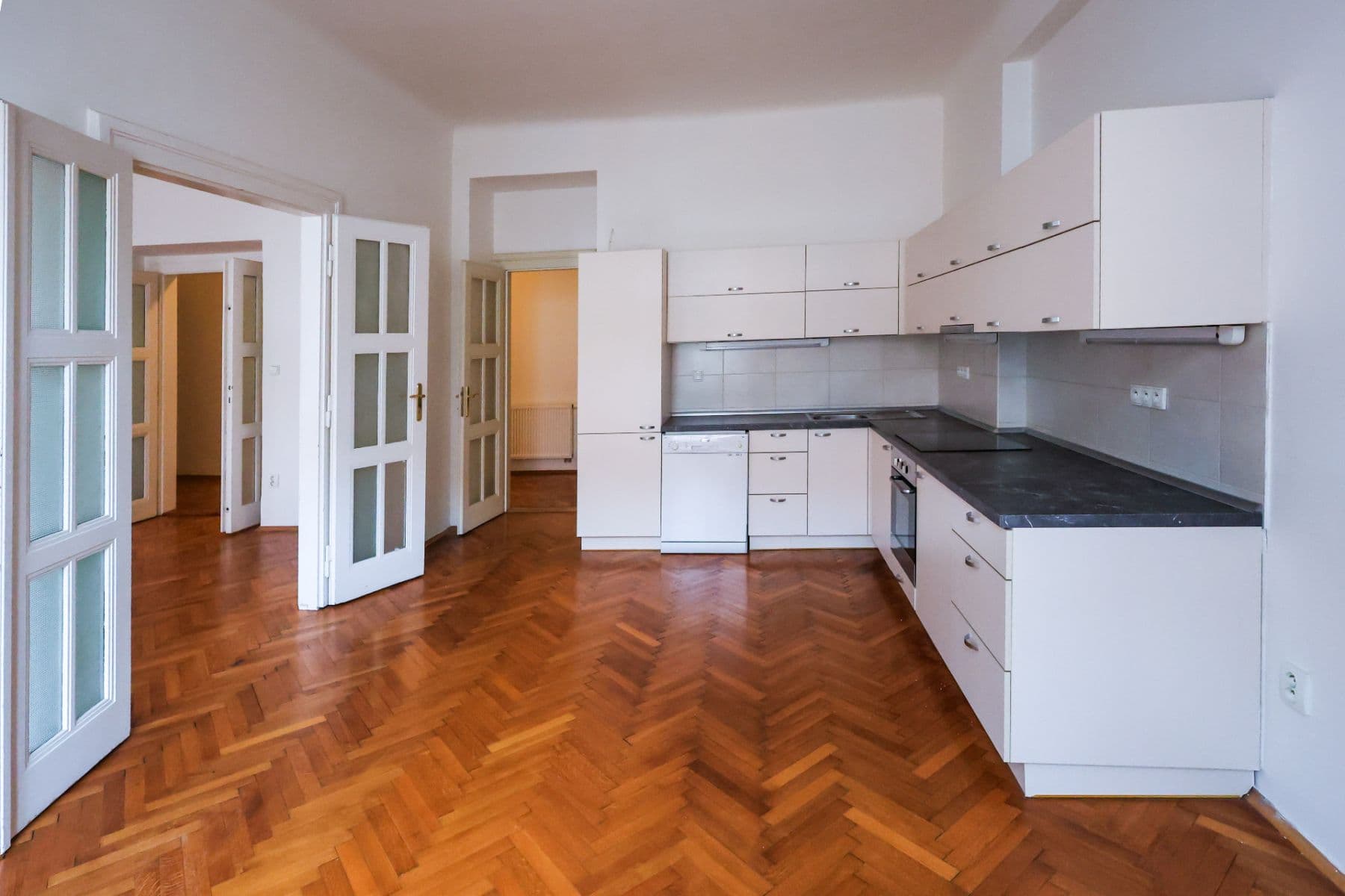 2 bedroom flat to rent, 110 m², Na Hutích, Prague, Prague 2 bedroom flat to rent, 110 m², Na Hutích, Prague, Prague