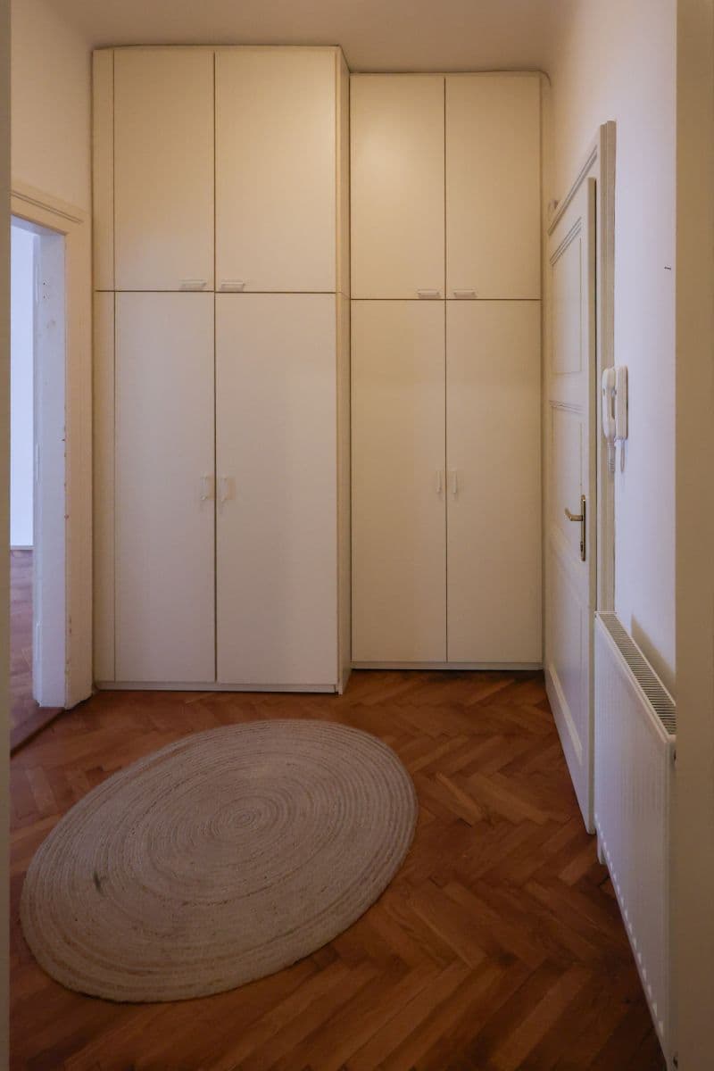 2 bedroom flat to rent, 110 m², Na Hutích, Prague, Prague 2 bedroom flat to rent, 110 m², Na Hutích, Prague, Prague