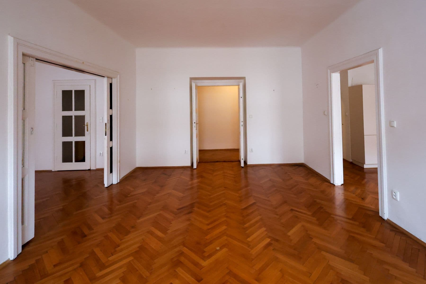2 bedroom flat to rent, 110 m², Na Hutích, Prague, Prague 2 bedroom flat to rent, 110 m², Na Hutích, Prague, Prague