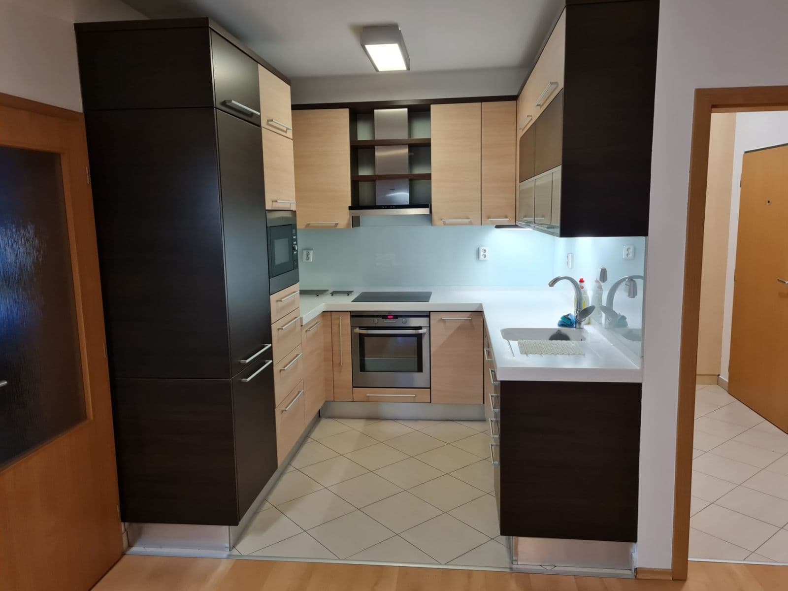 2 bedroom with open-plan kitchen flat to rent, 84 m², Jana Přibíka, Prague, Prague 2 bedroom with open-plan kitchen flat to rent, 84 m², Jana Přibíka, Prague, Prague