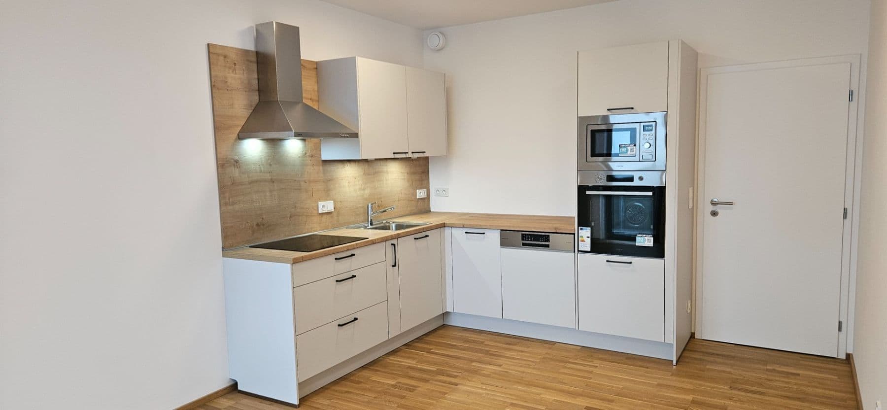 1 bedroom with open-plan kitchen flat to rent, 50 m², Lesík, Kladno, Středočeský Region 1 bedroom with open-plan kitchen flat to rent, 50 m², Lesík, Kladno, Středočeský Region