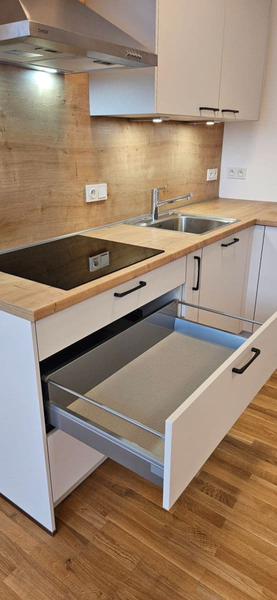 1 bedroom with open-plan kitchen flat to rent, 50 m², Lesík, Kladno, Středočeský Region 1 bedroom with open-plan kitchen flat to rent, 50 m², Lesík, Kladno, Středočeský Region
