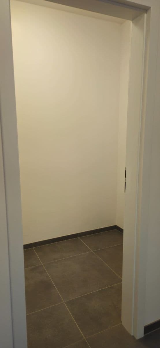 1 bedroom with open-plan kitchen flat to rent, 50 m², Lesík, Kladno, Středočeský Region 1 bedroom with open-plan kitchen flat to rent, 50 m², Lesík, Kladno, Středočeský Region