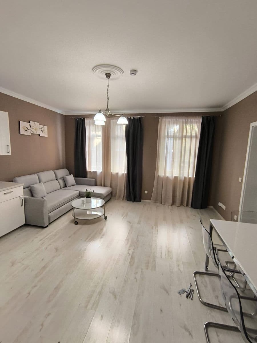 2 bedroom with open-plan kitchen flat to rent, 80 m², Moravská, Karlovy Vary, Karlovarský Region 2 bedroom with open-plan kitchen flat to rent, 80 m², Moravská, Karlovy Vary, Karlovarský Region
