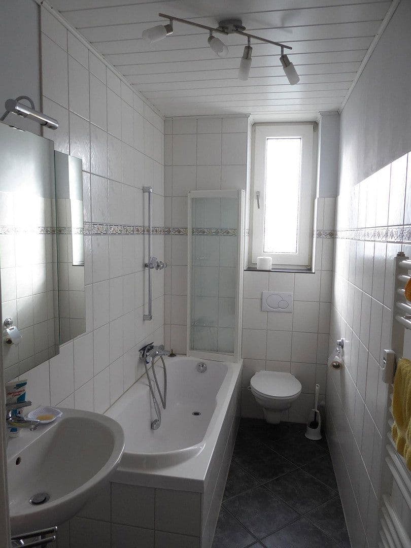 3 bedroom flat to rent, 92 m², Buscher Feld 8, Solingen, North Rhine-Westphalia 3 bedroom flat to rent, 92 m², Buscher Feld 8, Solingen, North Rhine-Westphalia