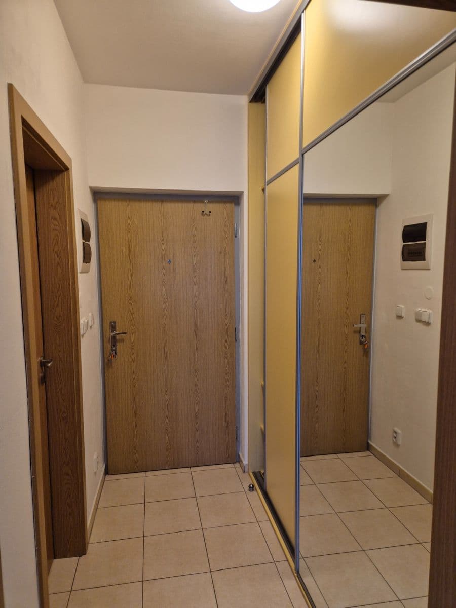 Studio flat to rent, 38 m², Drahobejlova, Prague, Prague Studio flat to rent, 38 m², Drahobejlova, Prague, Prague