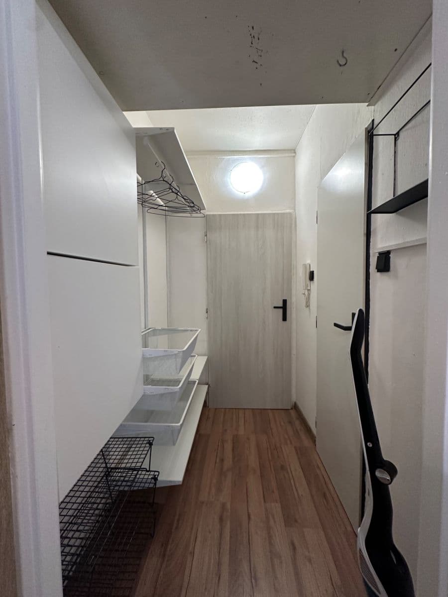 Studio flat to rent, 35 m², Hlivická, Prague, Prague Studio flat to rent, 35 m², Hlivická, Prague, Prague