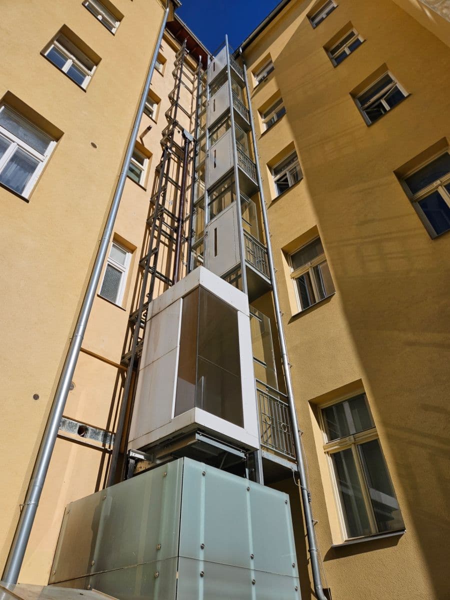 2 bedroom with open-plan kitchen flat for sale, 70 m², Benátská, Prague, Prague 2 bedroom with open-plan kitchen flat for sale, 70 m², Benátská, Prague, Prague