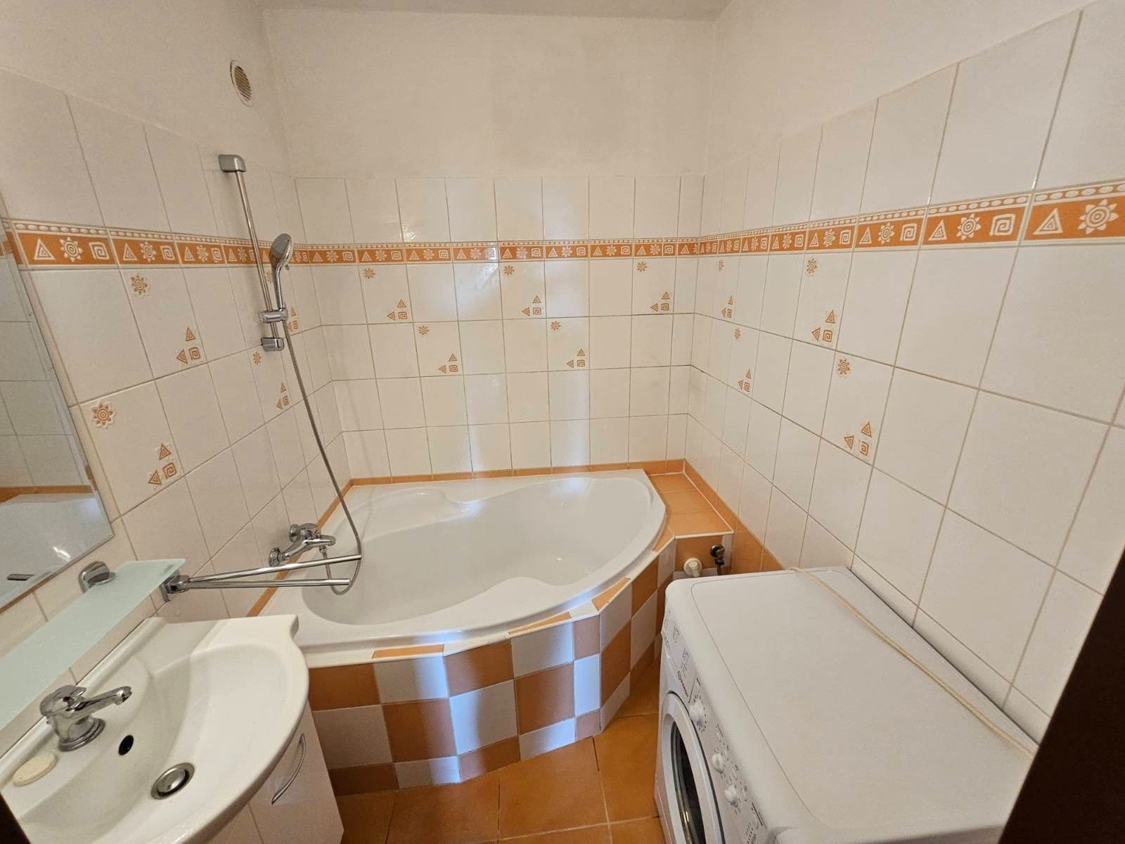 3 bedroom flat to rent, 77 m², Nechvílova, Prague, Prague 3 bedroom flat to rent, 77 m², Nechvílova, Prague, Prague