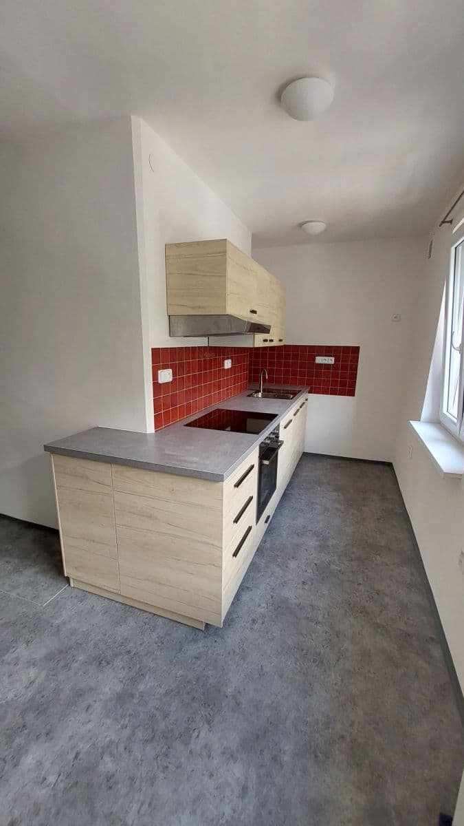 3 bedroom with open-plan kitchen flat to rent, 78 m², Svojšovická, Prague, Prague 3 bedroom with open-plan kitchen flat to rent, 78 m², Svojšovická, Prague, Prague