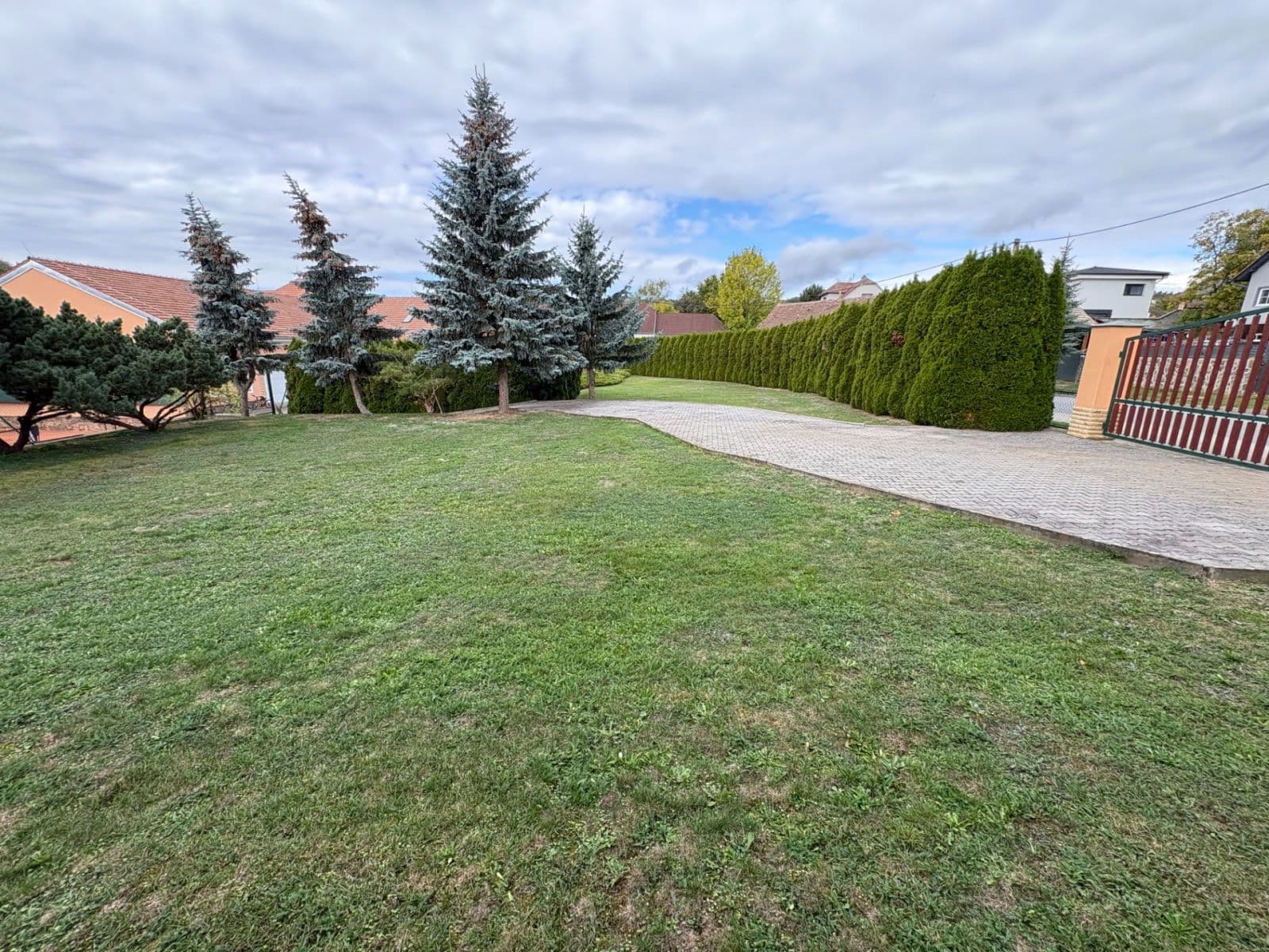 plot for sale, 694 m², Veverské Knínice, Jihomoravský Region plot for sale, 694 m², Veverské Knínice, Jihomoravský Region