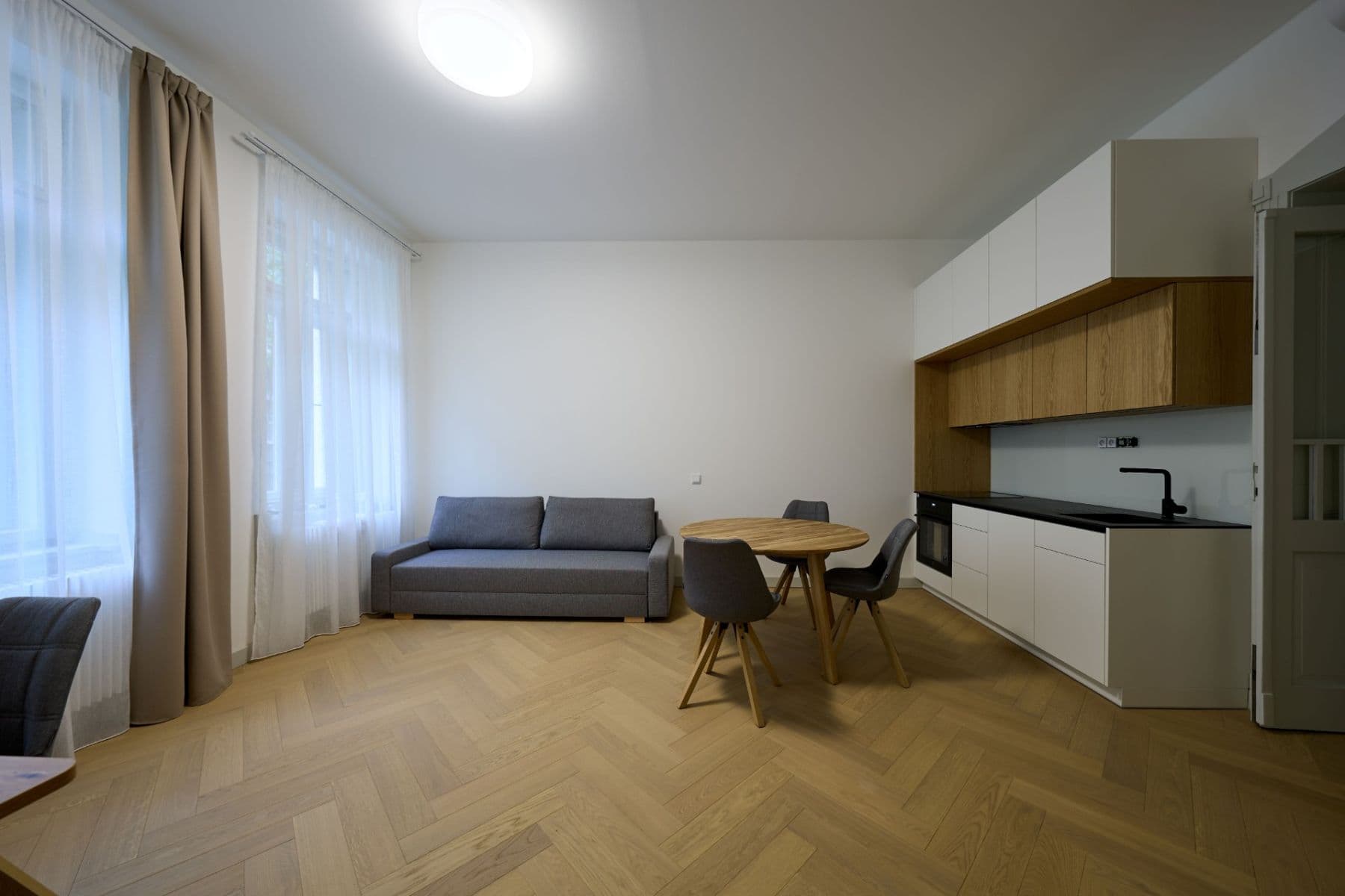 1 bedroom with open-plan kitchen flat to rent, 65 m², Mánesova, Prague, Prague 1 bedroom with open-plan kitchen flat to rent, 65 m², Mánesova, Prague, Prague