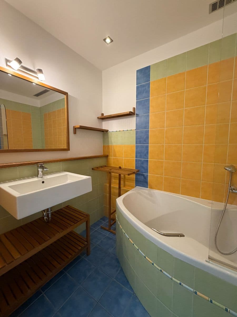 2 bedroom with open-plan kitchen flat to rent, 86 m², Kaštanová, Rosice, Jihomoravský Region 2 bedroom with open-plan kitchen flat to rent, 86 m², Kaštanová, Rosice, Jihomoravský Region