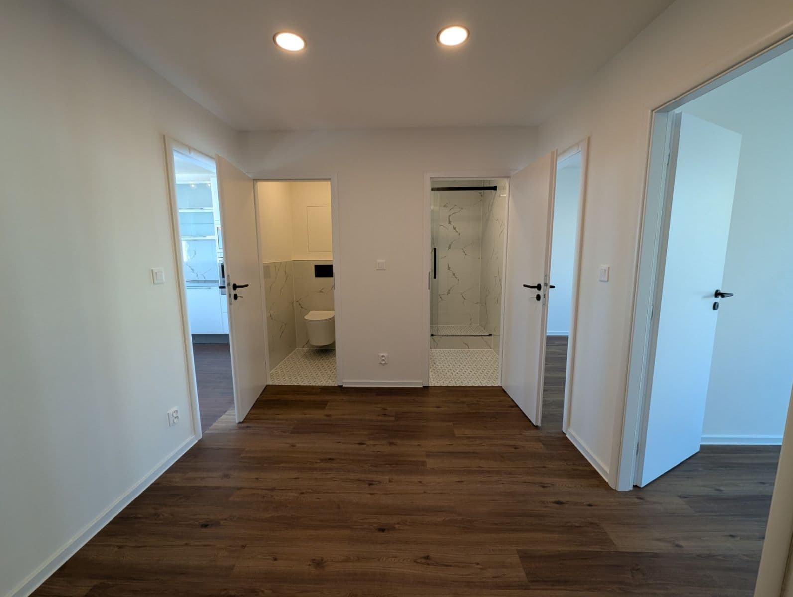2 bedroom with open-plan kitchen flat to rent, 79 m², Ve svahu, Prague, Prague 2 bedroom with open-plan kitchen flat to rent, 79 m², Ve svahu, Prague, Prague