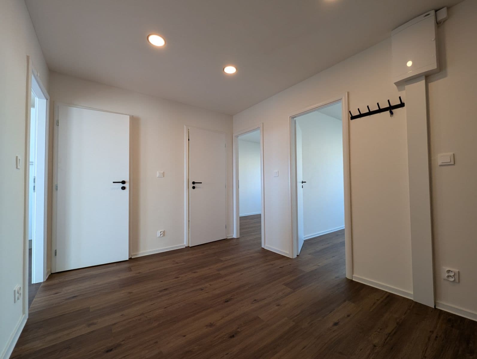 2 bedroom with open-plan kitchen flat to rent, 79 m², Ve svahu, Prague, Prague 2 bedroom with open-plan kitchen flat to rent, 79 m², Ve svahu, Prague, Prague