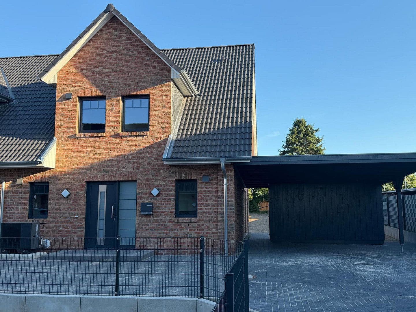 house for sale, 126 m², Unter den Linden 28 a + c, Stelle, Lower Saxony house for sale, 126 m², Unter den Linden 28 a + c, Stelle, Lower Saxony