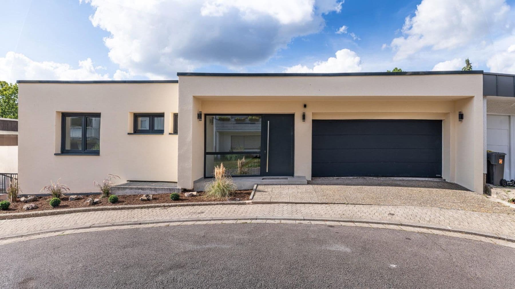 3 bedroom with open-plan kitchen flat for sale, 120 m², Saarbrücken, Saarland 3 bedroom with open-plan kitchen flat for sale, 120 m², Saarbrücken, Saarland
