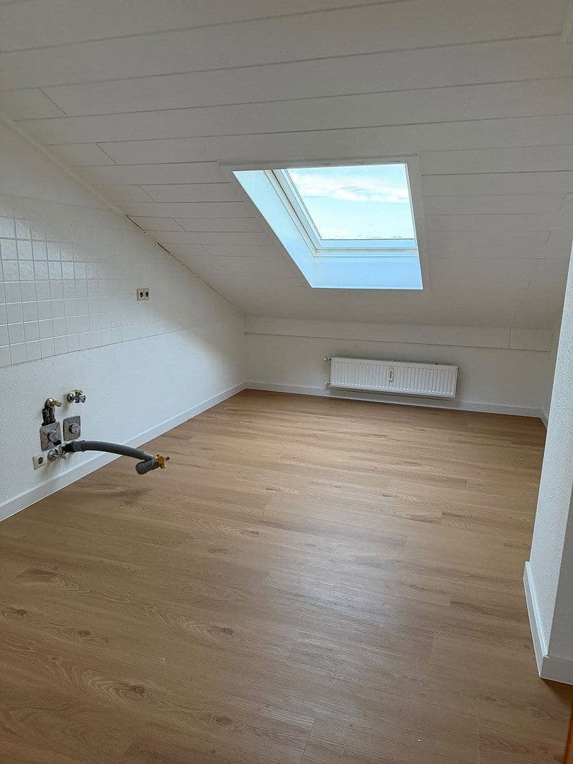 3 bedroom with open-plan kitchen flat to rent, 115 m², Brühl, Baden-Württemberg 3 bedroom with open-plan kitchen flat to rent, 115 m², Brühl, Baden-Württemberg