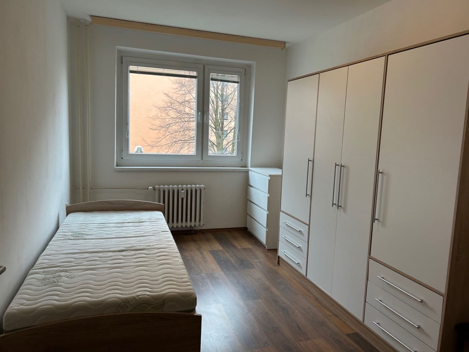 1 bedroom with open-plan kitchen flat to rent, 43 m², Fibichova, Teplice, Ústecký Region 1 bedroom with open-plan kitchen flat to rent, 43 m², Fibichova, Teplice, Ústecký Region
