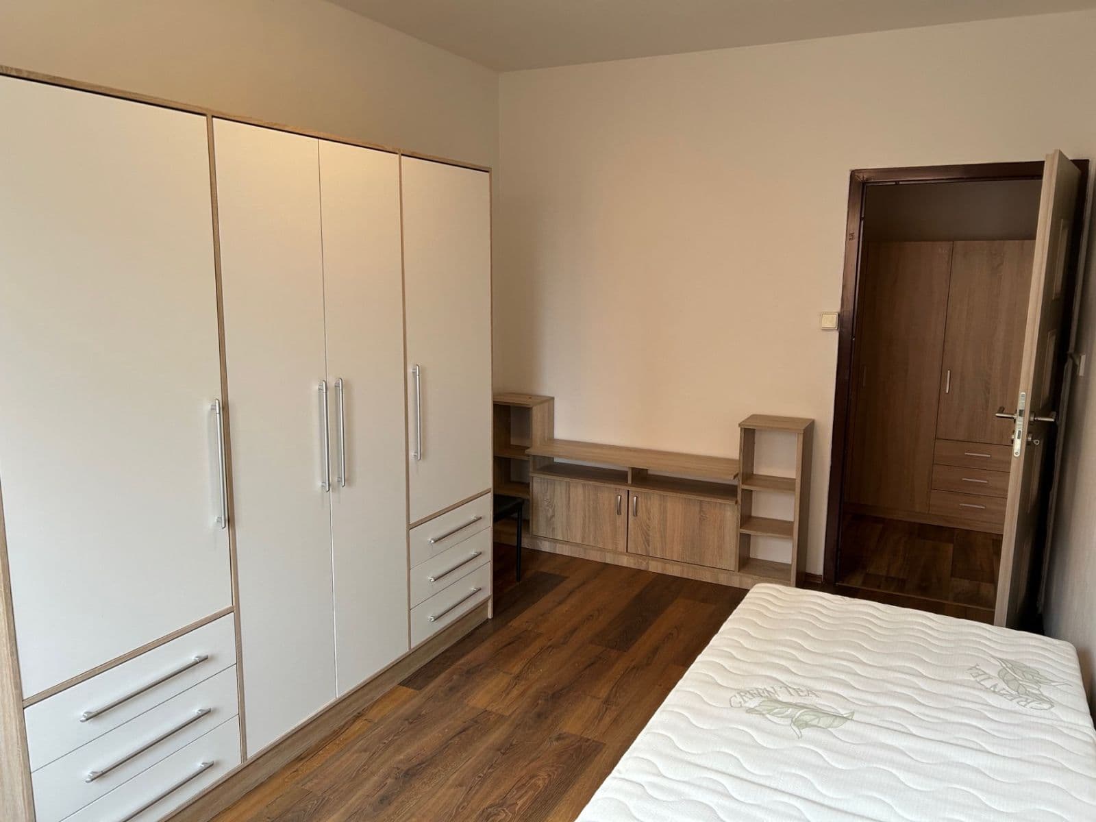 1 bedroom with open-plan kitchen flat to rent, 43 m², Fibichova, Teplice, Ústecký Region 1 bedroom with open-plan kitchen flat to rent, 43 m², Fibichova, Teplice, Ústecký Region