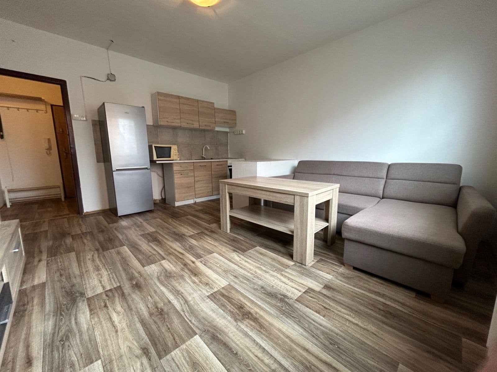 1 bedroom with open-plan kitchen flat to rent, 43 m², Fibichova, Teplice, Ústecký Region 1 bedroom with open-plan kitchen flat to rent, 43 m², Fibichova, Teplice, Ústecký Region