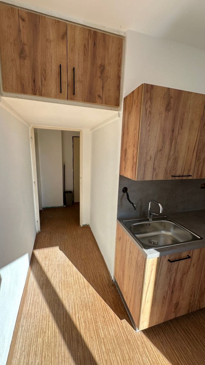 2 bedroom flat to rent, 70 m², nábřeží T. G. Masaryka, Rakovník, Středočeský Region 2 bedroom flat to rent, 70 m², nábřeží T. G. Masaryka, Rakovník, Středočeský Region