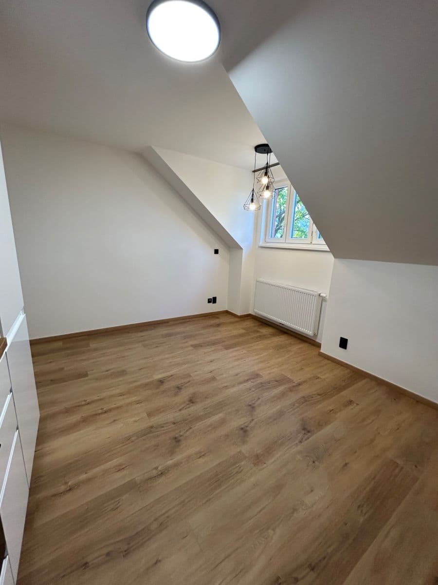 2 bedroom with open-plan kitchen flat to rent, 77 m², Baarova, Prague, Prague 2 bedroom with open-plan kitchen flat to rent, 77 m², Baarova, Prague, Prague