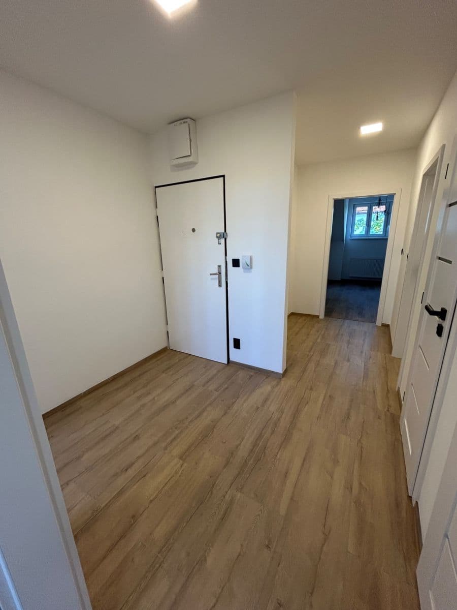 2 bedroom with open-plan kitchen flat to rent, 77 m², Baarova, Prague, Prague 2 bedroom with open-plan kitchen flat to rent, 77 m², Baarova, Prague, Prague