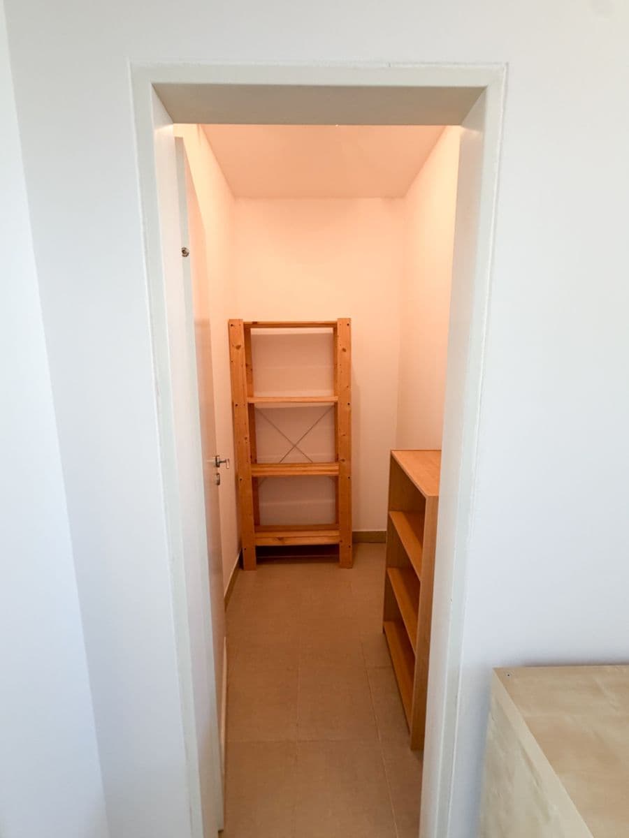 Studio flat to rent, 42 m², Novobohdalecká, Prague, Prague Studio flat to rent, 42 m², Novobohdalecká, Prague, Prague