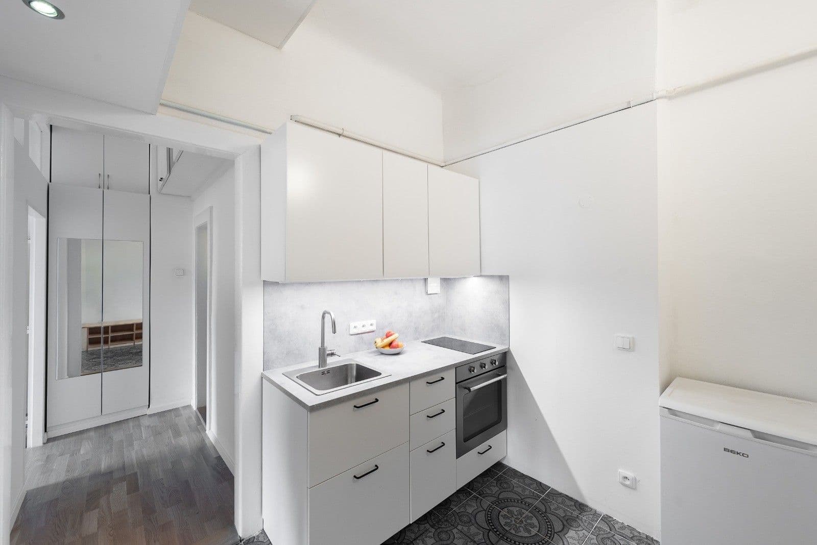 1 bedroom with open-plan kitchen flat for sale, 42 m², Vrchlického, Prague, Prague 1 bedroom with open-plan kitchen flat for sale, 42 m², Vrchlického, Prague, Prague