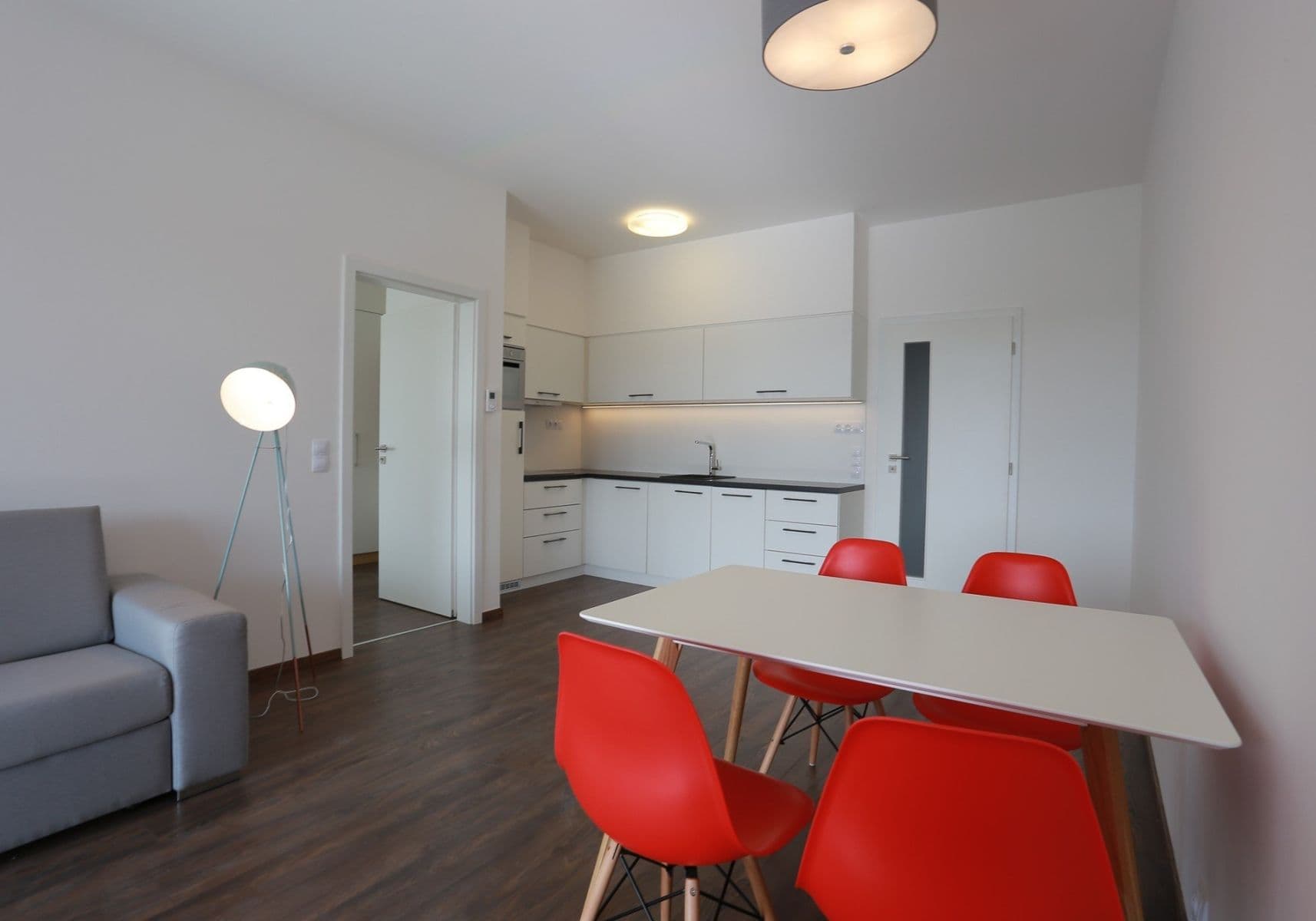 1 bedroom with open-plan kitchen flat to rent, 57 m², U Mlýnského kanálu, Prague, Prague 1 bedroom with open-plan kitchen flat to rent, 57 m², U Mlýnského kanálu, Prague, Prague
