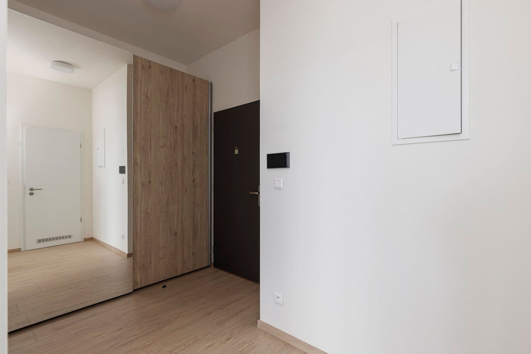 1 bedroom with open-plan kitchen flat to rent, 47 m², Haenkeho, Prague, Prague 1 bedroom with open-plan kitchen flat to rent, 47 m², Haenkeho, Prague, Prague