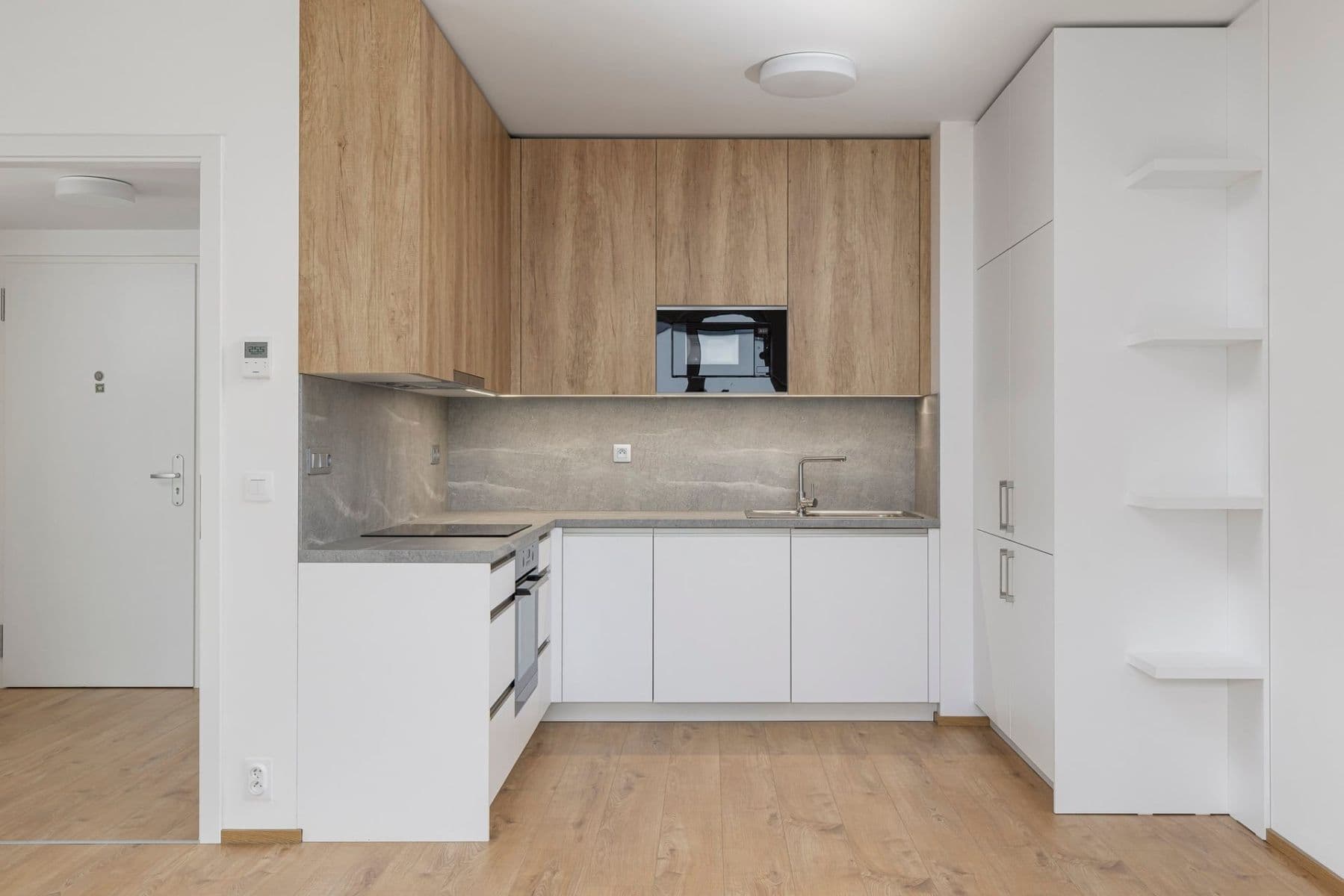 1 bedroom with open-plan kitchen flat to rent, 56 m², Nebřenická, Prague, Prague 1 bedroom with open-plan kitchen flat to rent, 56 m², Nebřenická, Prague, Prague