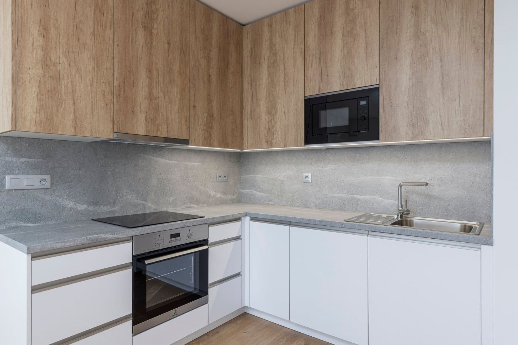 1 bedroom with open-plan kitchen flat to rent, 56 m², Nebřenická, Prague, Prague 1 bedroom with open-plan kitchen flat to rent, 56 m², Nebřenická, Prague, Prague